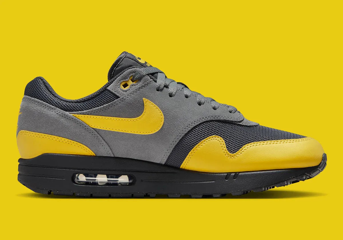 Chaussure de ville Nike Air Max 1 Hufquake , noir , vert , semelle confortable , vue de profil