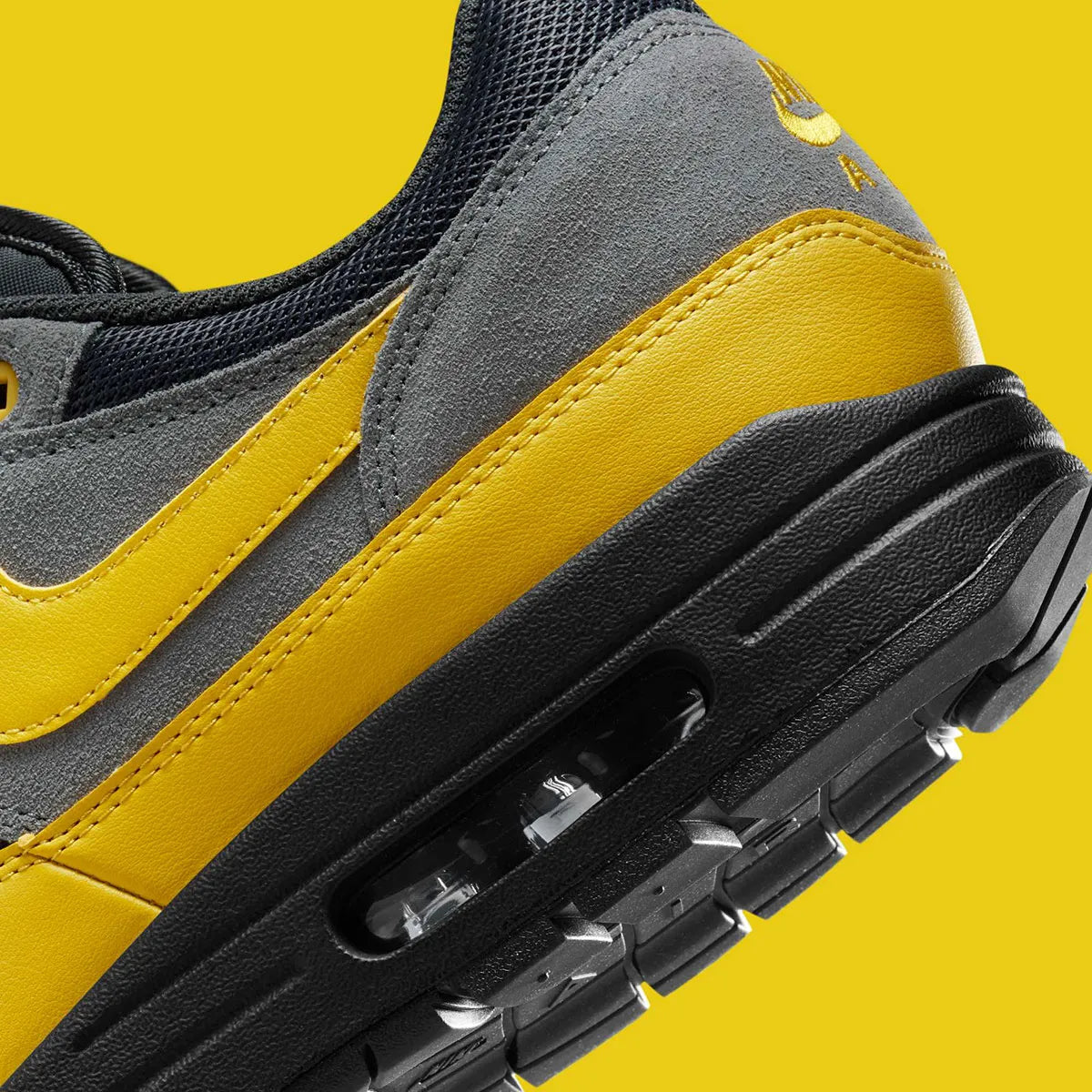 Chaussure de ville Nike Air Max 1 Hufquake , noir , vert , semelle confortable , vue de coté