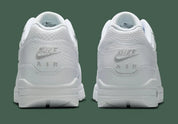 Chaussure de ville Nike Air Max 1 Vapor Green, blanc , gris , semelle confortable , vue de derrière