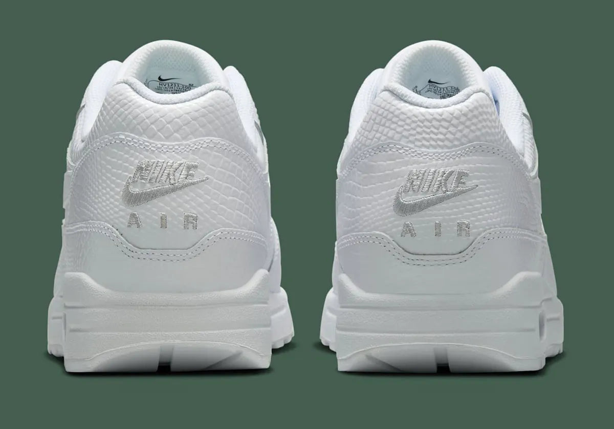 Chaussure de ville Nike Air Max 1 Vapor Green, blanc , gris , semelle confortable , vue de derrière