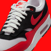 Chaussure de ville Nike Air Max 1 Flips A New Take On , rouge , blanc , noir ,semelle confortable , vue de coté