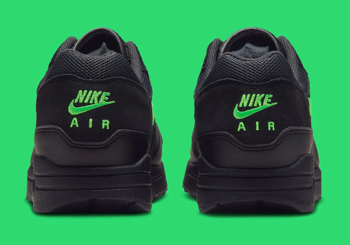 Chaussure de ville Nike Air Max 1 Hufquake , noir , vert , semelle confortable , vue de derrière