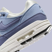 Chaussure de ville Nike Air Max 1 Light Armory Blue , semelle confortable , vue de coté