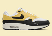 Chaussure de ville Nike Air Max 1 Saturn Gold , noir , blanc , semelle confortable , vue de profil
