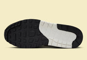 Chaussure de ville Nike Air Max 1 Saturn Gold , noir , blanc , semelle confortable , vue du dessous