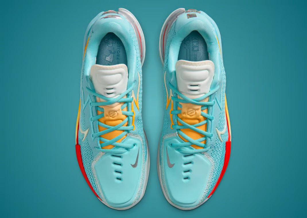 Nike Air Zoom GT Cut Titan x Dylan Harper Bleached Aqua en mesh bleu turquoise avec amorti Zoom Air et design performance basketball moderne.