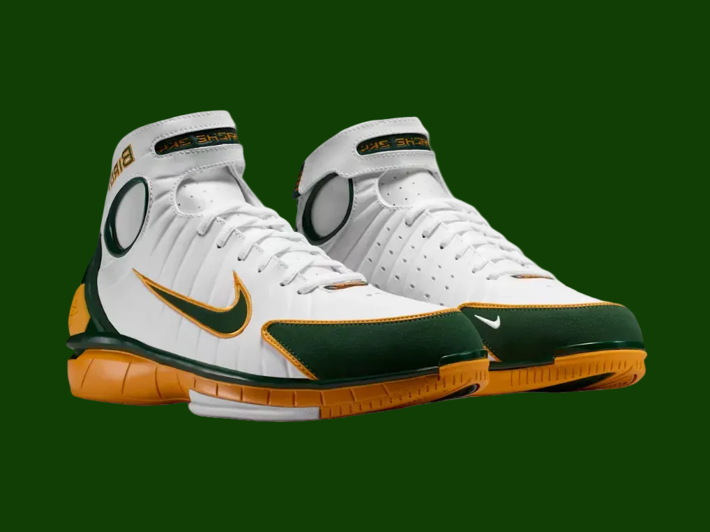 Nike Air Zoom Huarache 2K4 Sue Bird, chaussures de basketball avec amorti Zoom Air, construction Huarache et design dédié à Sue Bird.