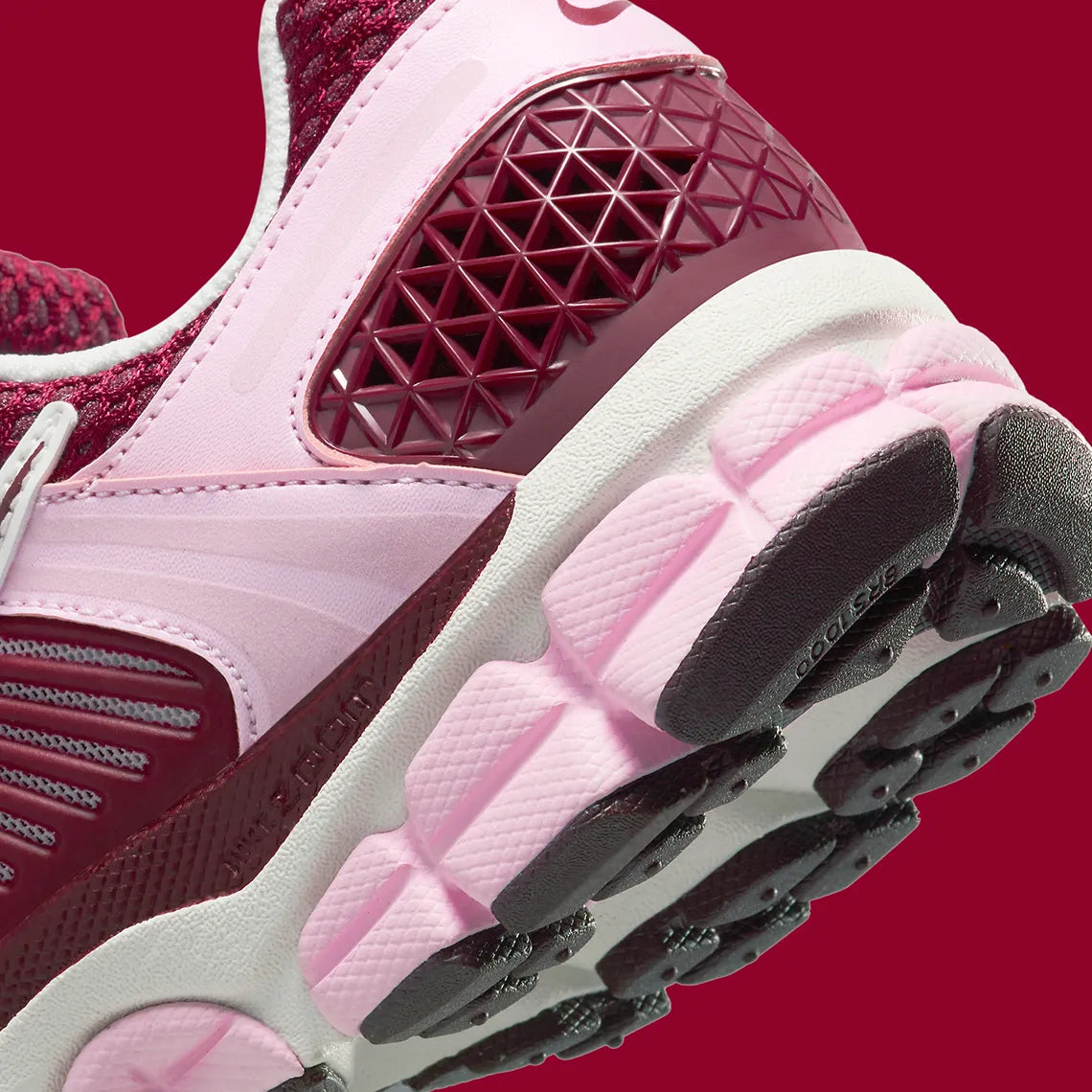 Nike Air Zoom Vomero 5 Pink Foam Team Red rouge blanc bordeaux rose