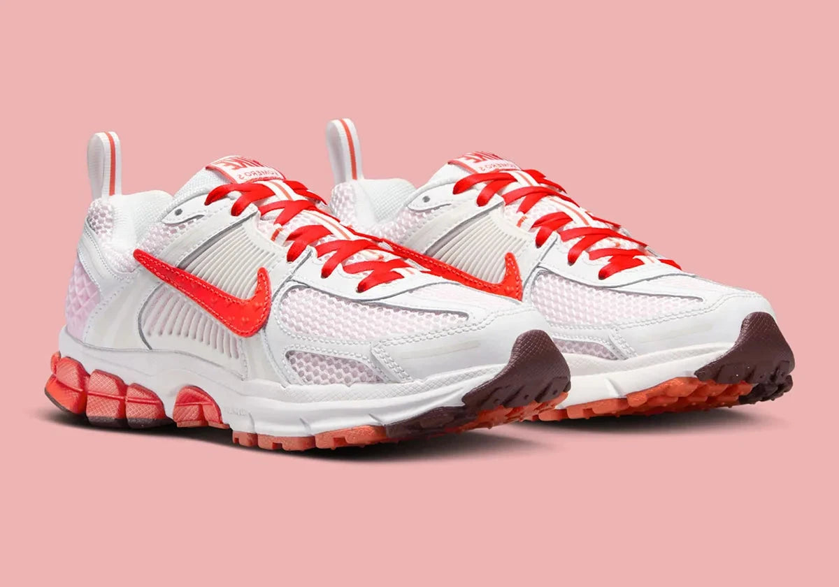 Nike Air Zoom Vomero 5 Valentine's Day blanc logo rouge rose coeur