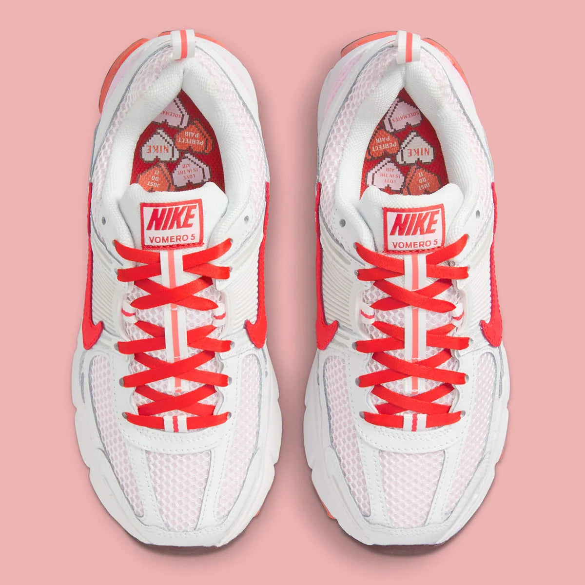 Nike Air Zoom Vomero 5 Valentine's Day blanc logo rouge rose coeur