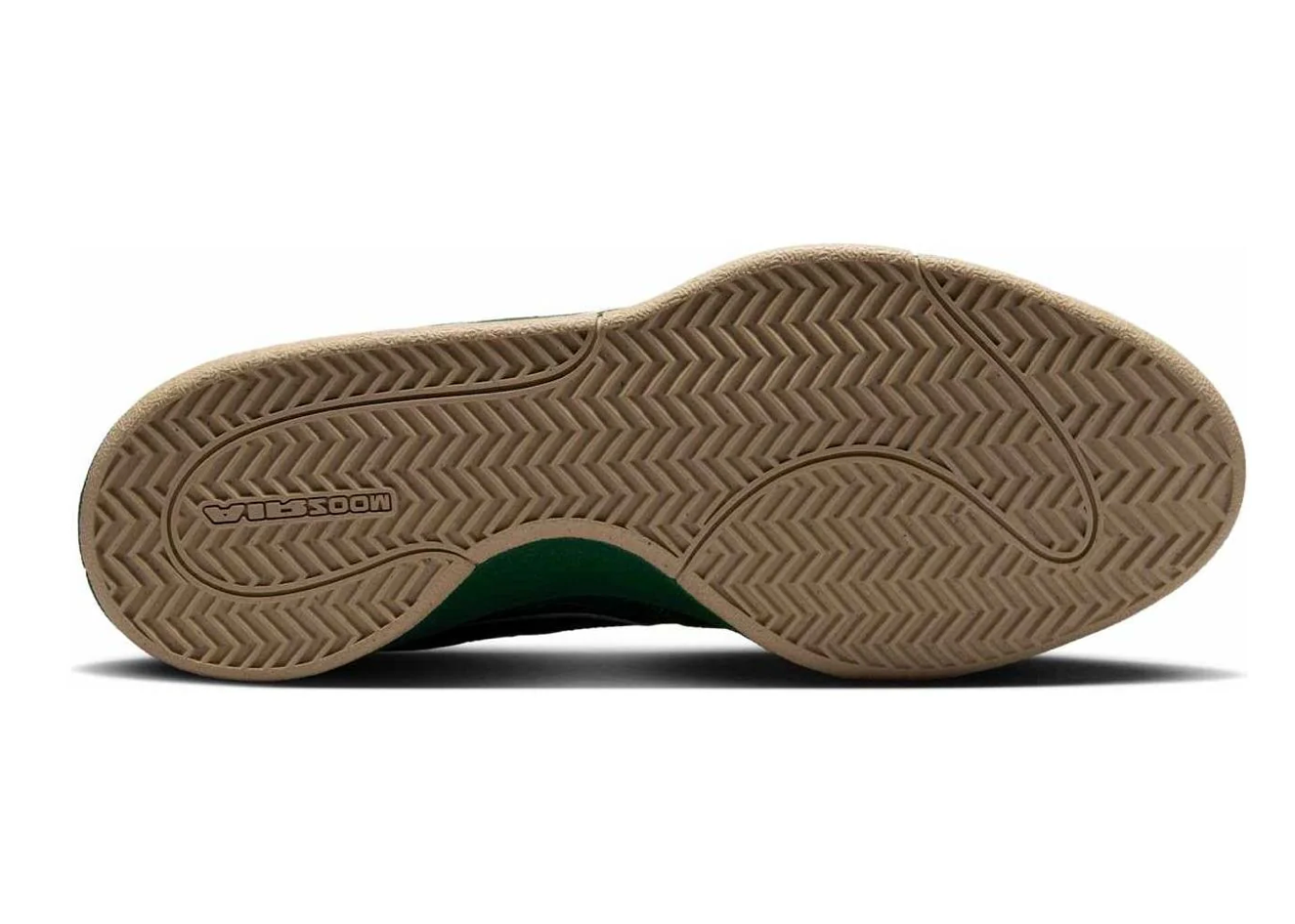 Nike Book 1 Flagstaff à silhouette basse, avec tige textile multicouche aux tons naturels, empiècements structurés, amorti Zoom Air et semelle extérieure en caoutchouc adhérente.