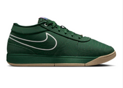 Nike Book 1 Flagstaff à silhouette basse, avec tige textile multicouche aux tons naturels, empiècements structurés, amorti Zoom Air et semelle extérieure en caoutchouc adhérente.