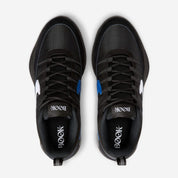 Nike Book 2 Fragment avec tige en textile technique respirant, renforts synthétiques, détails collaboratifs Fragment Design et semelle extérieure à traction multidirectionnelle.