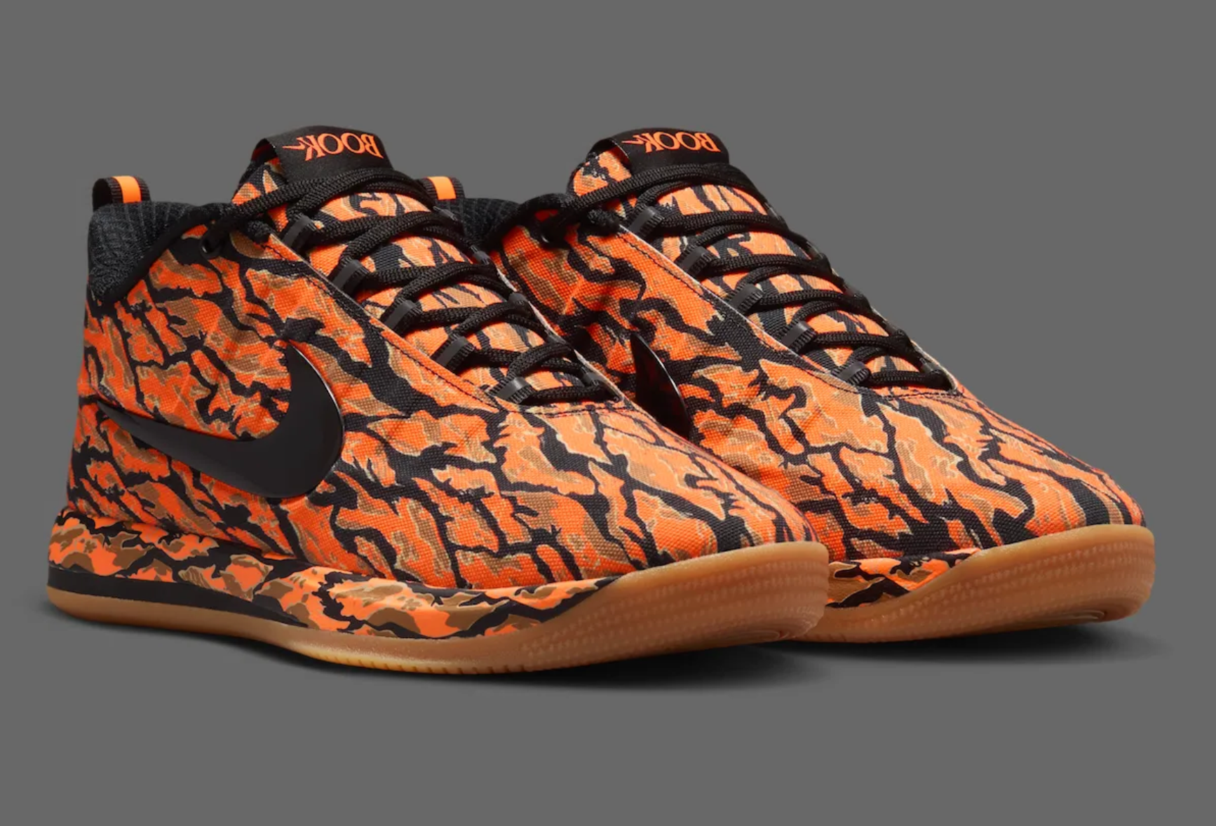 Nike Book 2 Tiger Camo, chaussure signature Devin Booker avec motif Tiger Camo, tige légère et amorti réactif.