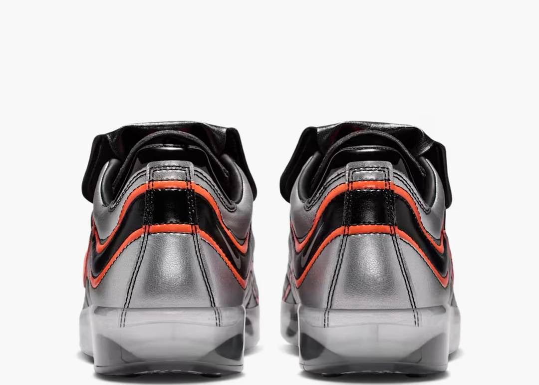 Nike Cryoshot Mercurial Vapor R9 Patta avec design inspiré des crampons Mercurial de Ronaldo et semelle Cryoshot futuriste.