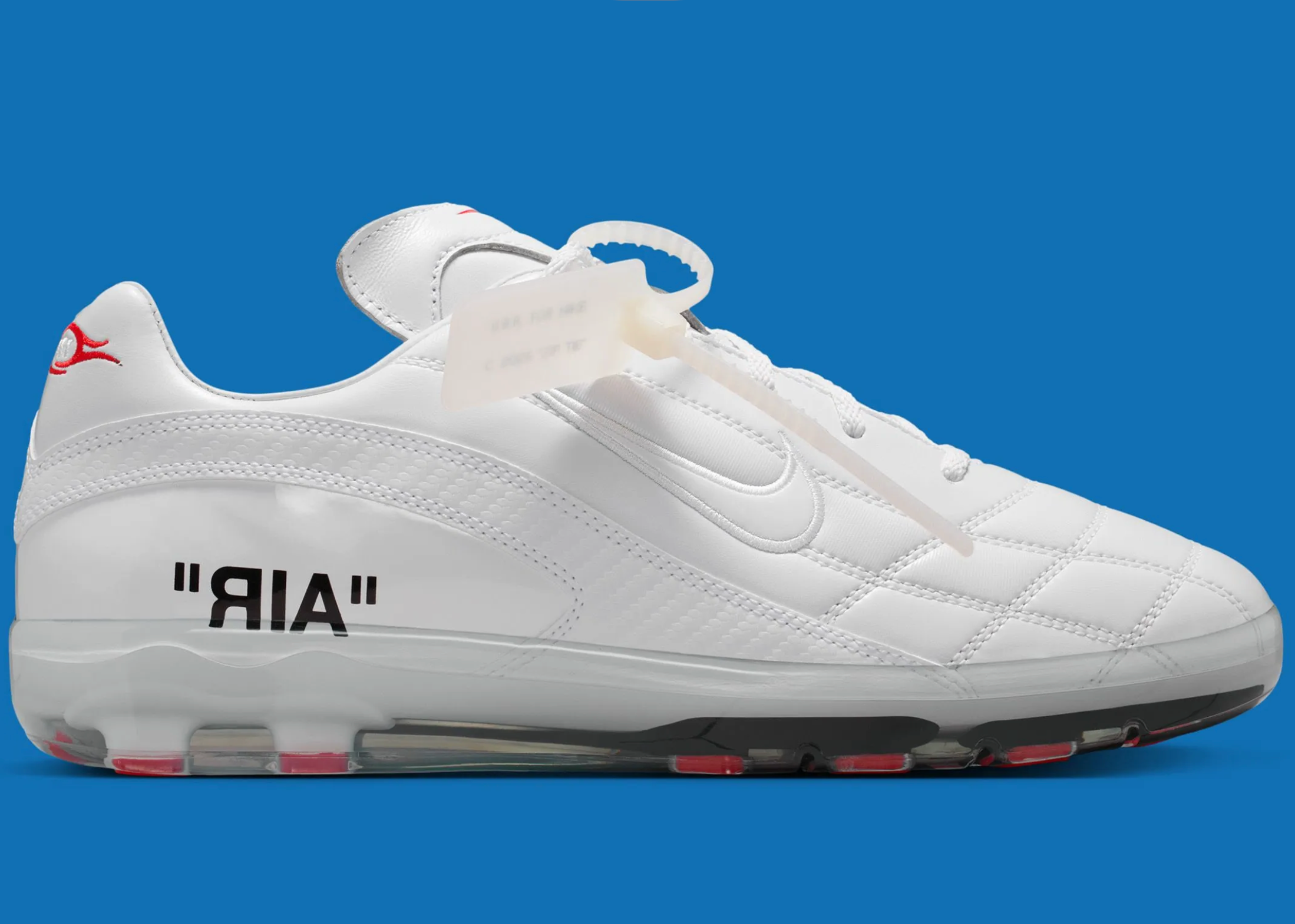 Sneaker Nike Cryoshot Zoom M9 Virgil Abloh Archives avec matériaux techniques translucides, amorti Zoom Air et design futuriste déstructuré.