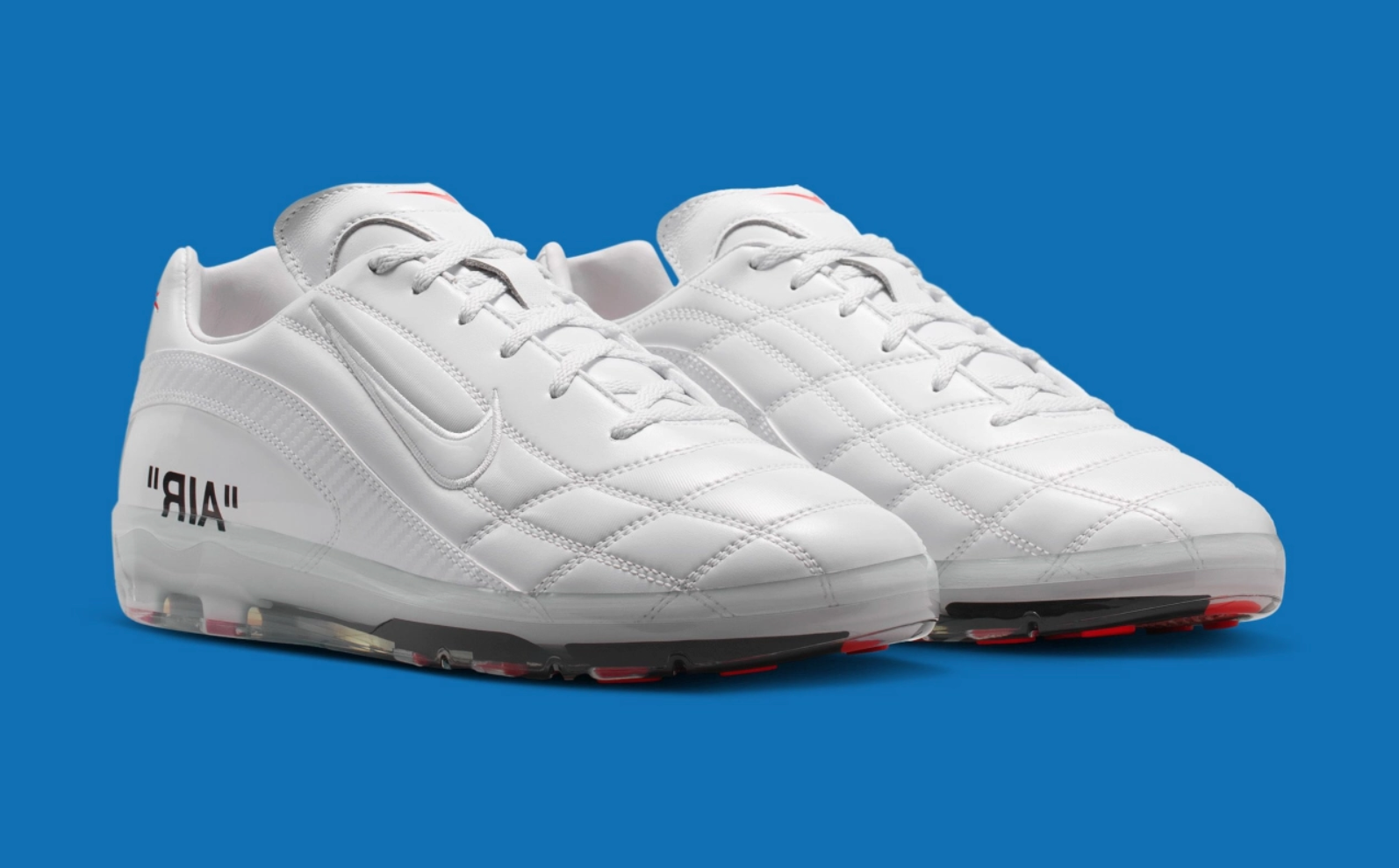 Sneaker Nike Cryoshot Zoom M9 Virgil Abloh Archives avec matériaux techniques translucides, amorti Zoom Air et design futuriste déstructuré.