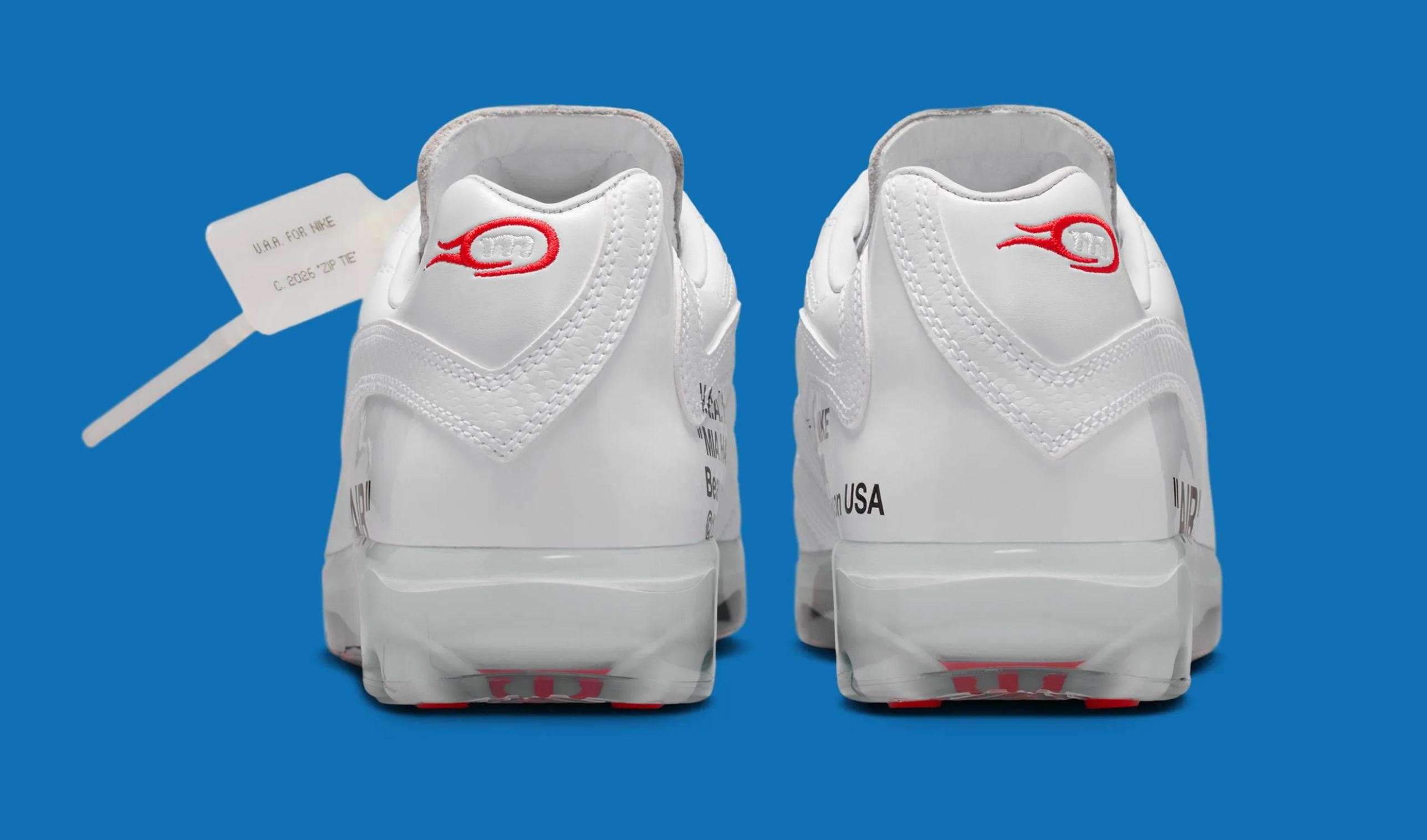 Sneaker Nike Cryoshot Zoom M9 Virgil Abloh Archives avec matériaux techniques translucides, amorti Zoom Air et design futuriste déstructuré.