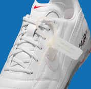 Sneaker Nike Cryoshot Zoom M9 Virgil Abloh Archives avec matériaux techniques translucides, amorti Zoom Air et design futuriste déstructuré.