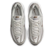 Nike Initiator Phantom Light Bone Sail Mink Brown IB4339-001 avec tige crème et beige, détails bruns et silhouette rétro-running multicouche vue du dessus.