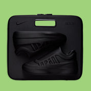 Nike KD 18 LX All-Star Warning Label avec tige Stadium Green brillante, Swoosh métallique, lace charm Grim Reaper, amorti Air Zoom et semelle extérieure en caoutchouc.