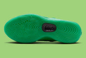 Nike KD 18 LX All-Star Warning Label avec tige Stadium Green brillante, Swoosh métallique, lace charm Grim Reaper, amorti Air Zoom et semelle extérieure en caoutchouc.