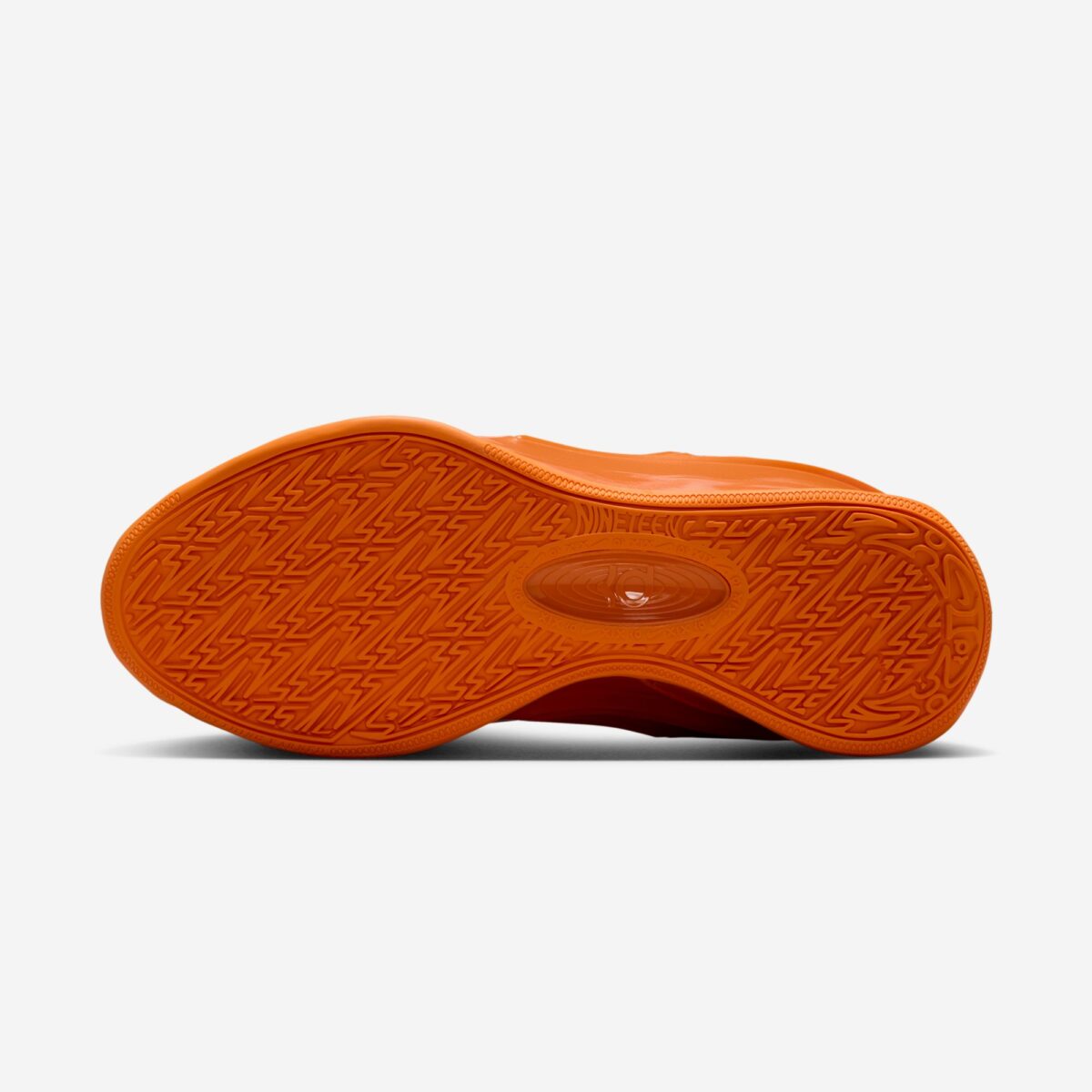 Sneaker Nike KD 19 Bright Ceramic orange vif avec tige en mesh technique, amorti Zoom Air et design performance basketball.