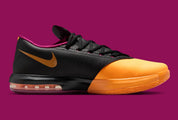 Nike KD 6 Peanut Butter & Jelly 2026 avec tige en mesh et matériaux synthétiques Laser Orange, détails Raspberry Red, grand Swoosh violet, amorti Zoom Air à l'avant-pied et Max Air au talon.