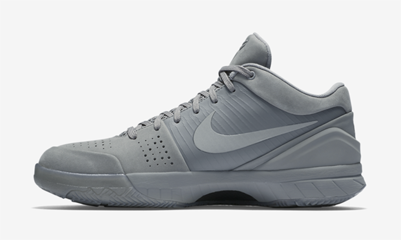 Nike Kobe 4 Black Mamba Collection Fade to Black, chaussure de basketball basse Nike issue du Fade to Black Pack en hommage à Kobe Bryant.