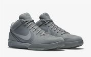 Nike Kobe 4 Black Mamba Collection Fade to Black, chaussure de basketball basse Nike issue du Fade to Black Pack en hommage à Kobe Bryant.