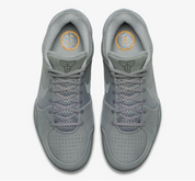 Nike Kobe 4 Black Mamba Collection Fade to Black, chaussure de basketball basse Nike issue du Fade to Black Pack en hommage à Kobe Bryant.