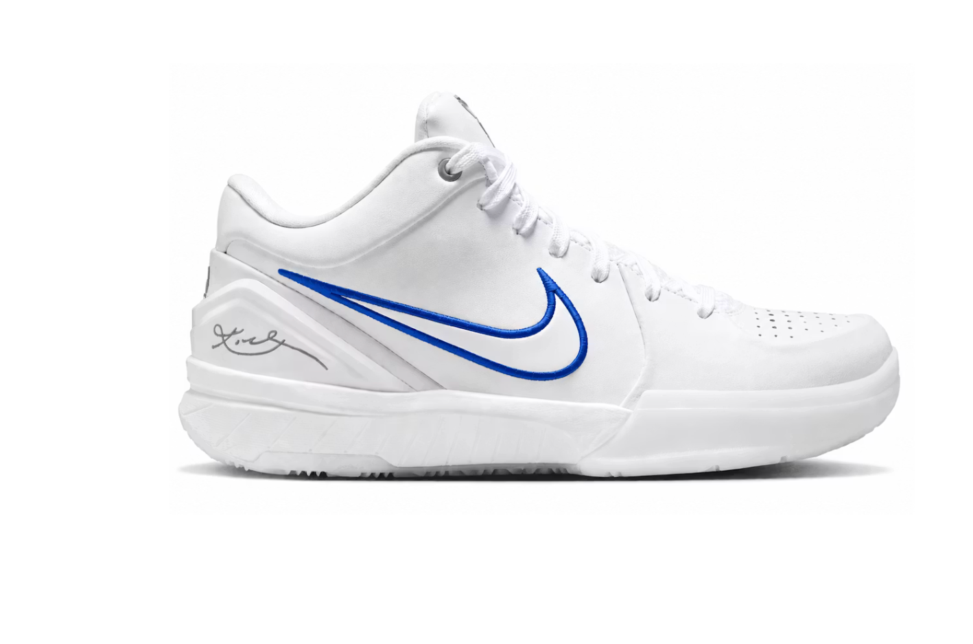 Nike Kobe 4 Protro Draft Day Pack New Jersey Nets avec tige en mesh respirant, empiècements synthétiques blancs, bleu marine et rouges, construction Protro et semelle extérieure en caoutchouc.