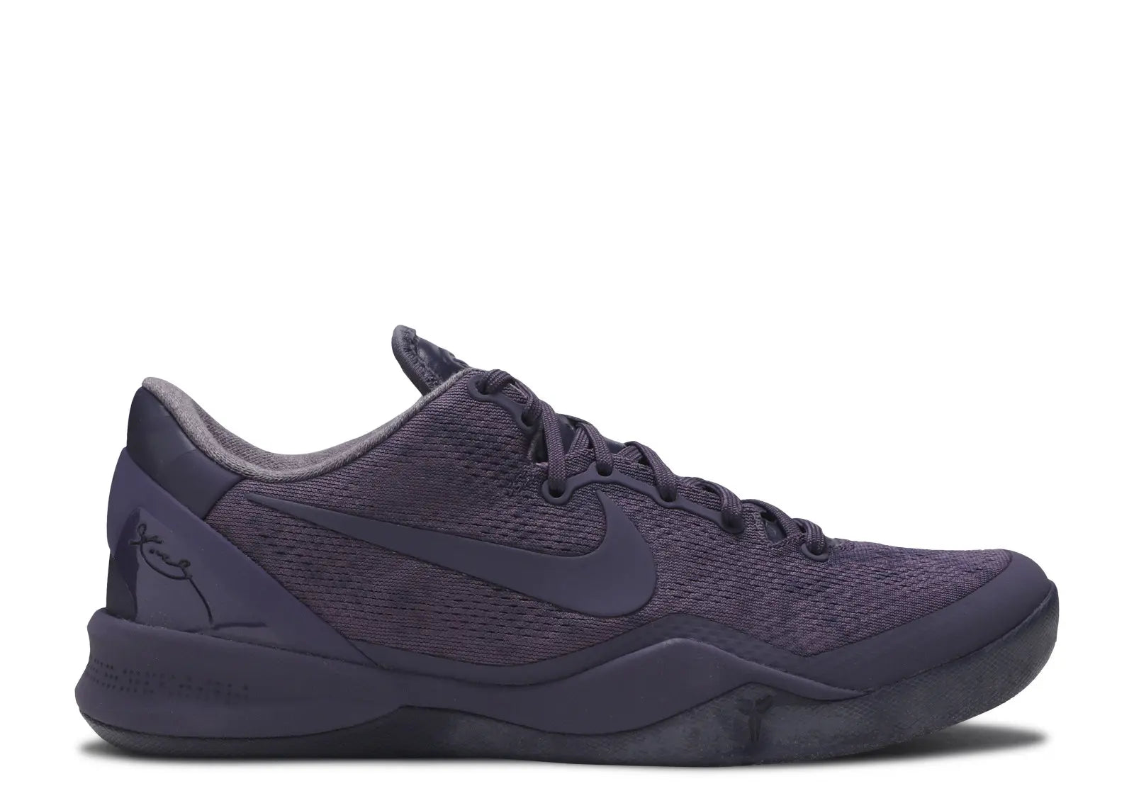 Nike Kobe 8 Black Mamba Collection Fade to Black, chaussure de basketball basse Nike issue du pack Fade to Black célébrant la carrière de Kobe Bryant.