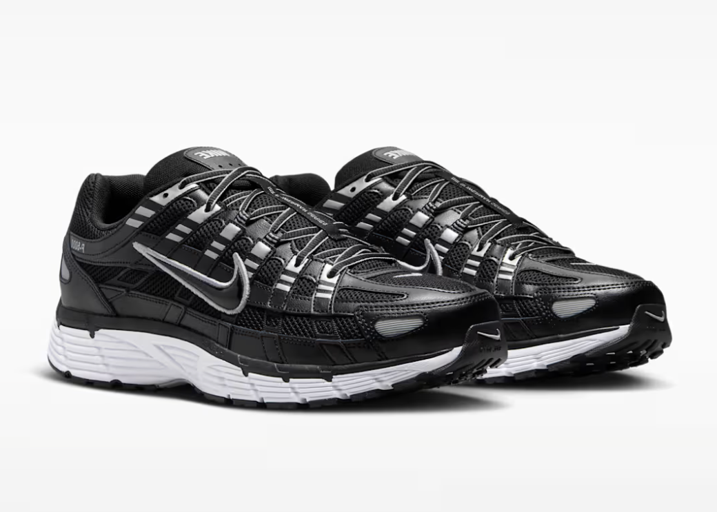 Nike P-6000 Black White Metallic Silver noire, blanche et argentée avec mesh respirant, renforts superposés et détails Metallic Silver vue de 3/4 face. 