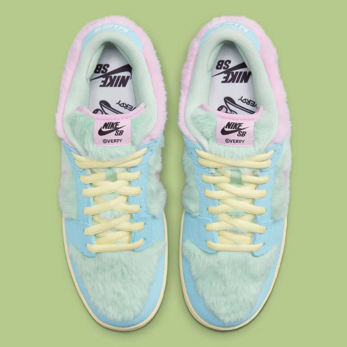 Nike SB Dunk Low Verdy Visty fourure poils doux vert rose bleu jaune 