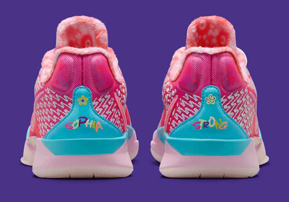 Nike Sabrina 2 Doernbecher Sophia smiley rose bleu violet ionescu blanc