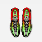 Nike Shox R4 Neymar Black avec empeigne synthétique et textile noire, détails Bright Crimson, perforations respirantes et colonnes d'amorti Nike Shox au talon.