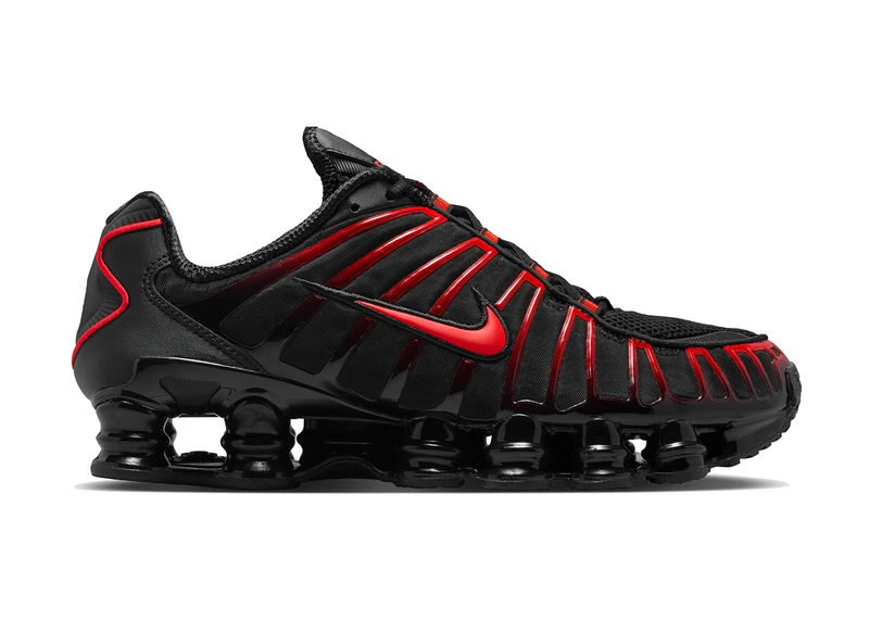 Nike Shox TL Black Light Crimson noires avec détails Light Crimson et amorti Nike Shox sur toute la longueur.