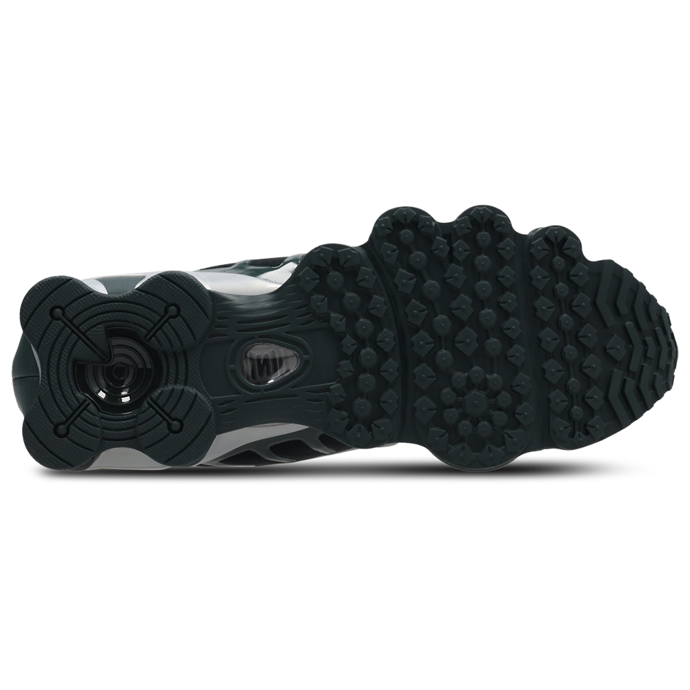 Nike Shox TL Seaweed Gunmetal avec tige en mesh respirant, renforts synthétiques Seaweed et Gunmetal et semelle Nike Shox intégrale offrant amorti et stabilité vue du dessous. 
