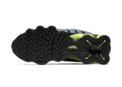 Nike Shox TL Thunderstorm avec tige en maille respirante, renforts en TPU moulé, amorti Nike Shox sur toute la longueur et semelle extérieure en caoutchouc.