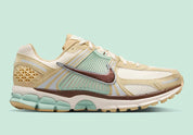 chaussure de running Nike Vomero 5 Is Perfect For Your Next Beach Vacation , marron,  bleu , cyan , jaune , semelle légère et confortable , vue de profile