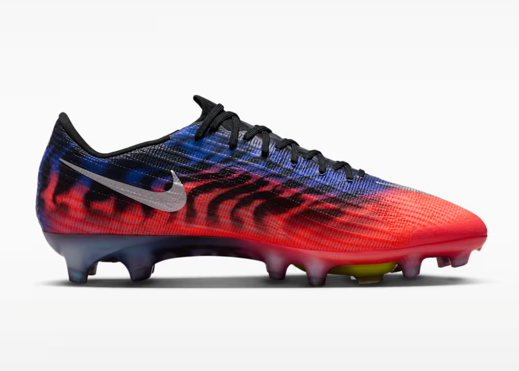Nike Zoom Mercurial Vapor 17 Elite FG SE Scorpion World Cup Knockout Stage avec empeigne Atomknit légère, design Scorpion exclusif, plaque FlyLite et crampons FG pour terrain naturel sec.