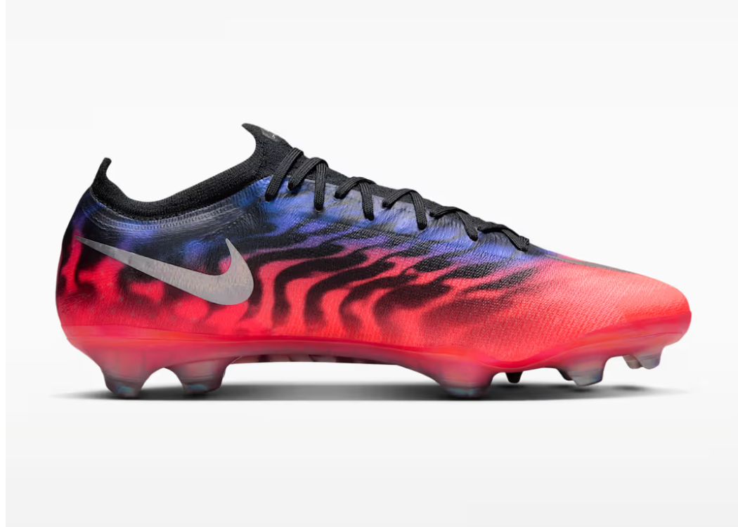 Nike Zoom Mercurial Vapor 17 Elite FG SE Scorpion World Cup Knockout Stage avec empeigne Atomknit légère, design Scorpion exclusif, plaque FlyLite et crampons FG pour terrain naturel sec.