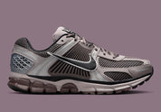  Chaussure de running Nike Zoom Vomero 5 A Ma Maniere Had , semelle légère et confortable , vue de profil