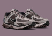  Chaussure de running Nike Zoom Vomero 5 A Ma Maniere Had , semelle légère et confortable , vue de coté