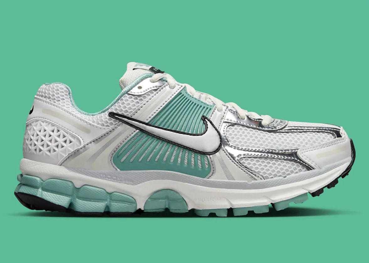 Chaussure de running Nike Zoom Vomero 5 Cannon Green , semelle légère et confortable ,  vue de profil