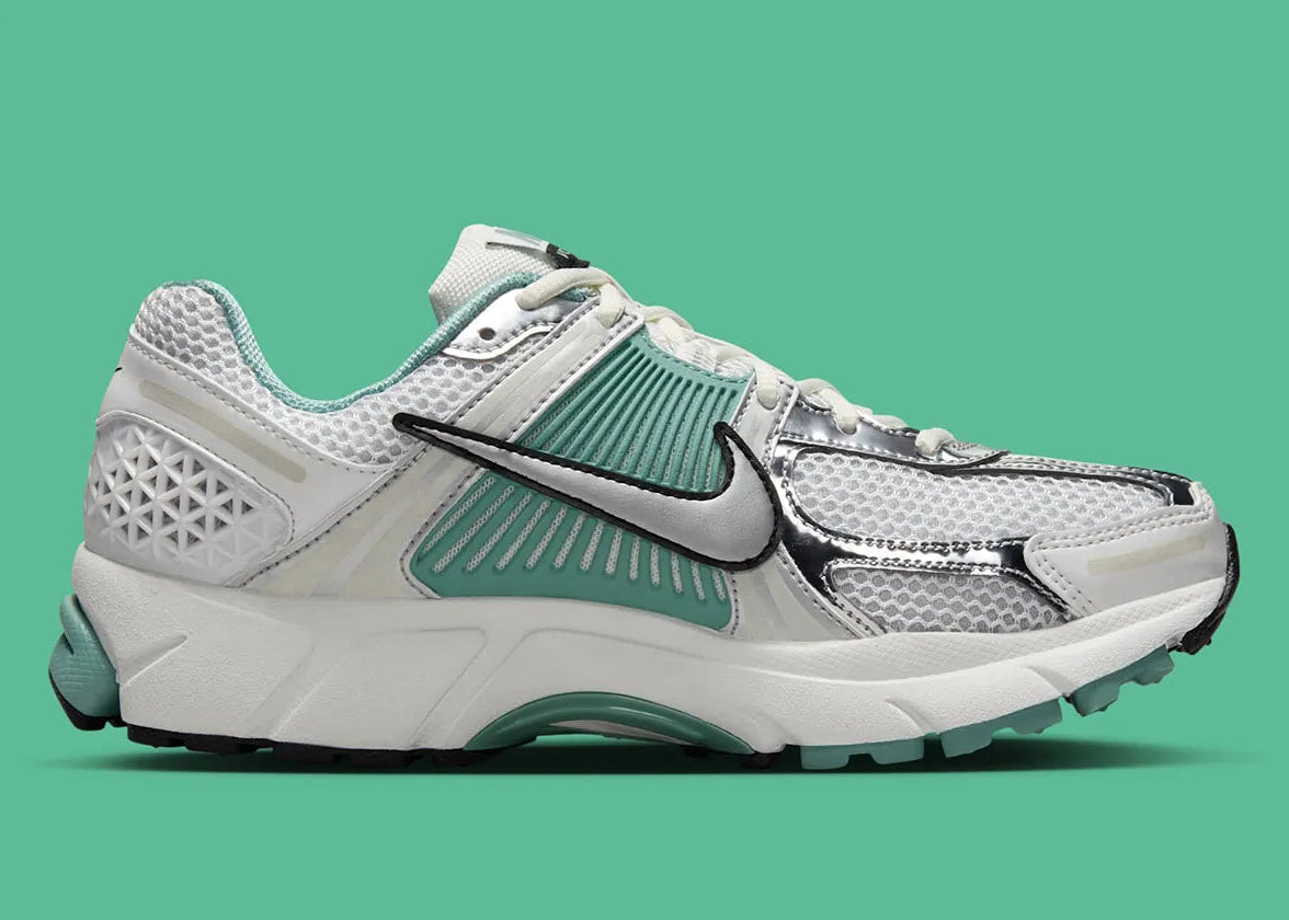 Chaussure de running Nike Zoom Vomero 5 Cannon Green , semelle légère et confortable ,  vue de profil