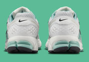 Chaussure de running Nike Zoom Vomero 5 Cannon Green , semelle légère et confortable ,  vue de derrière