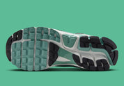 Chaussure de running Nike Zoom Vomero 5 Cannon Green , semelle légère et confortable ,  vue du dessous