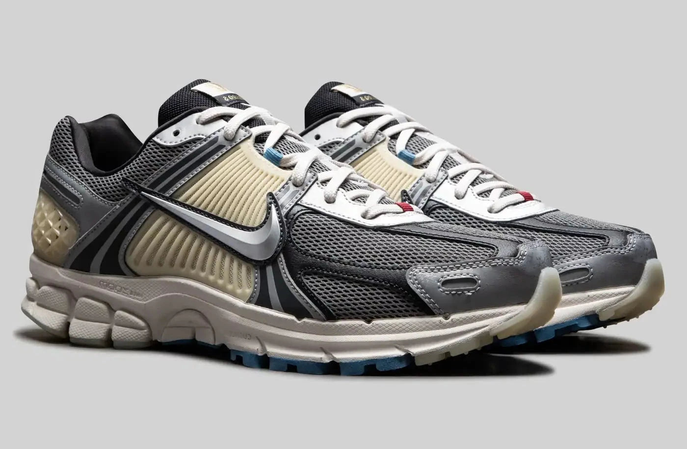 Nike Zoom Vomero 5 Cheung Ka Long Don't Lose Your Way bleu blanc marron gris beige blanc 